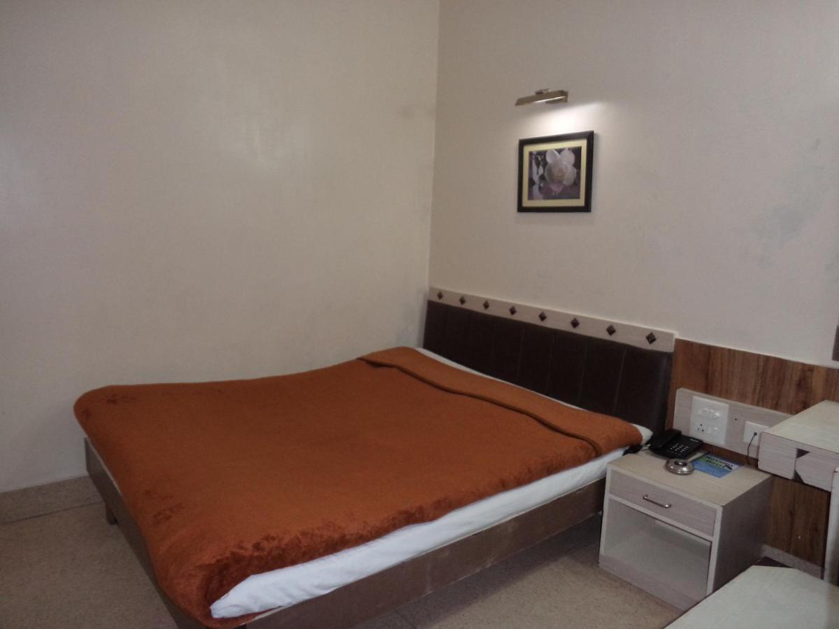 Hotel Monsoon Шиллонг Экстерьер фото