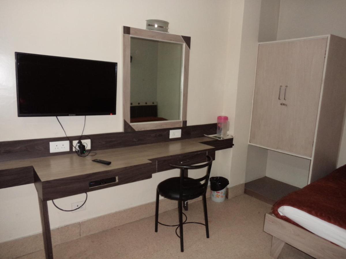 Hotel Monsoon Шиллонг Экстерьер фото