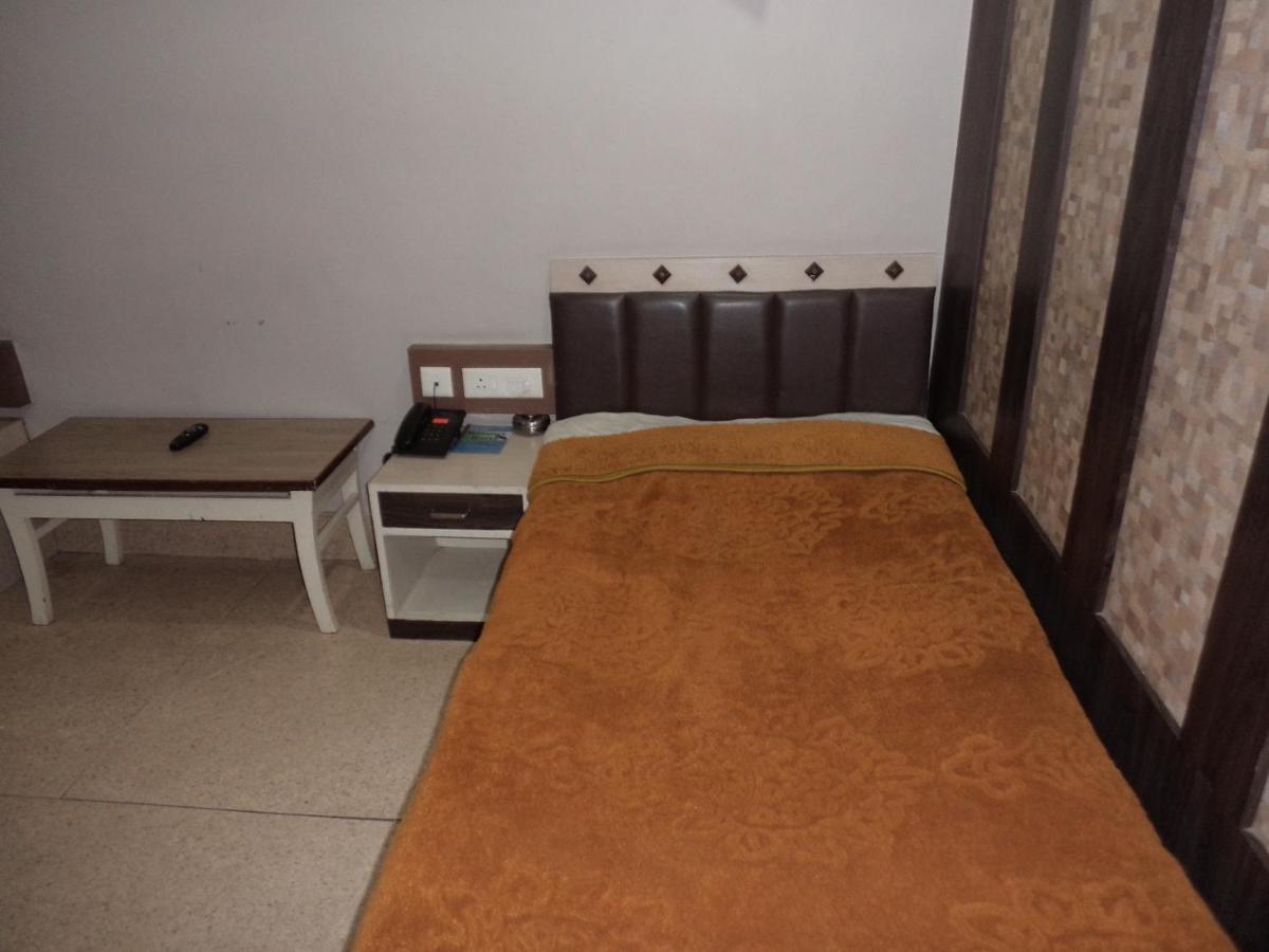 Hotel Monsoon Шиллонг Экстерьер фото